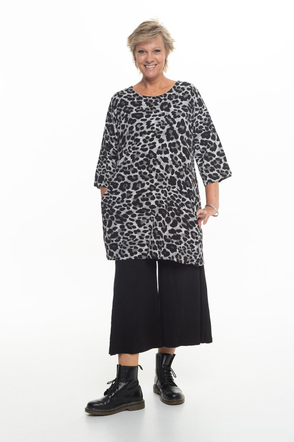 Socheat Pocket Dress With 3/4 Sleeve Limited Run